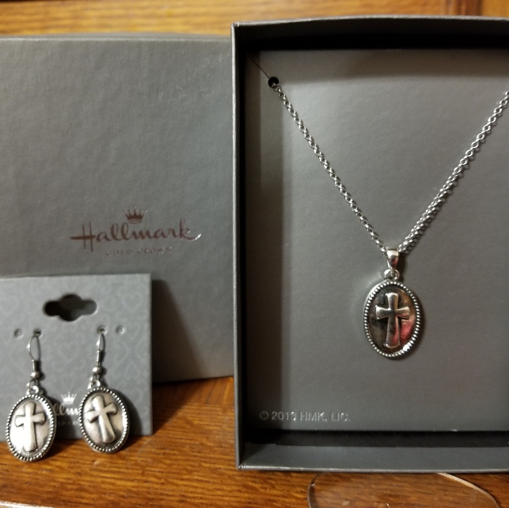2013 Hallmark Gold Crown Jewelry Collection
